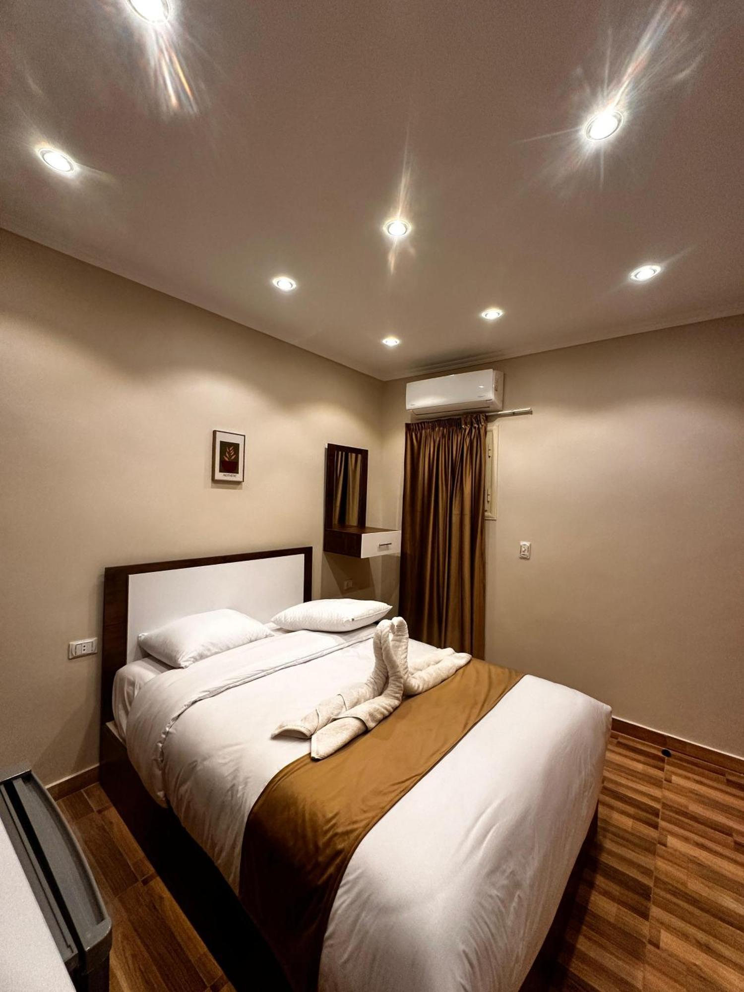 Pyramids On The Spot View Hotel Kafrat al Jabal Exterior photo