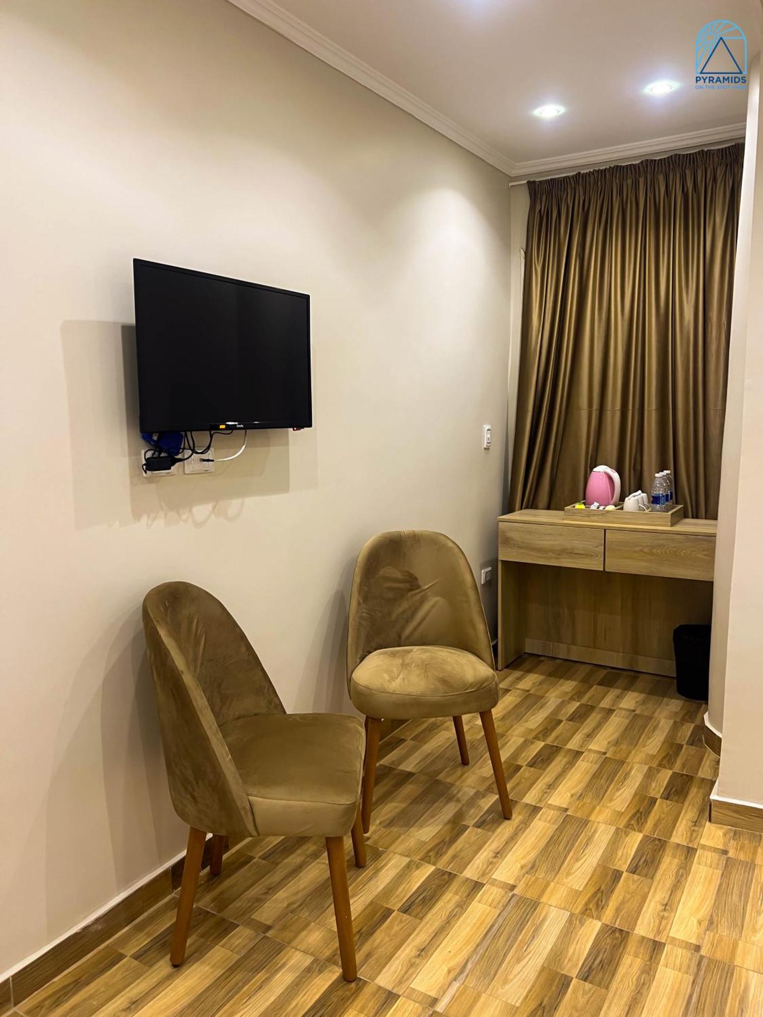 Pyramids On The Spot View Hotel Kafrat al Jabal Exterior photo